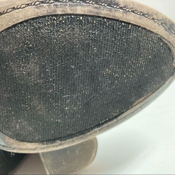 BAMBOO, fringe heeled  booties, Size 6 - Picture 12 of 13